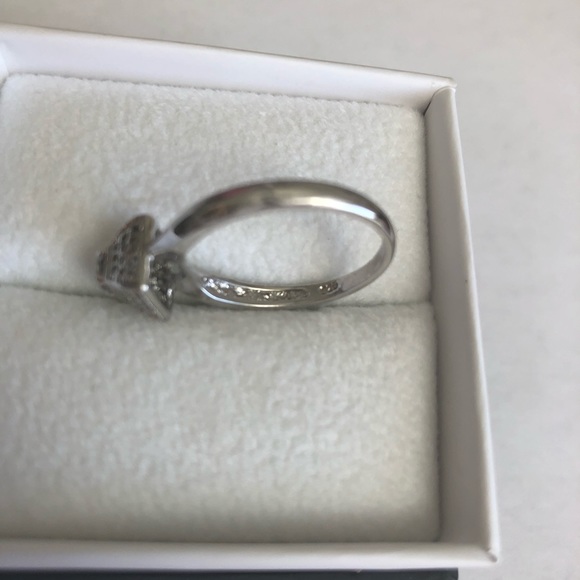 Sterling Silver Ring Size 7 - Picture 3 of 3